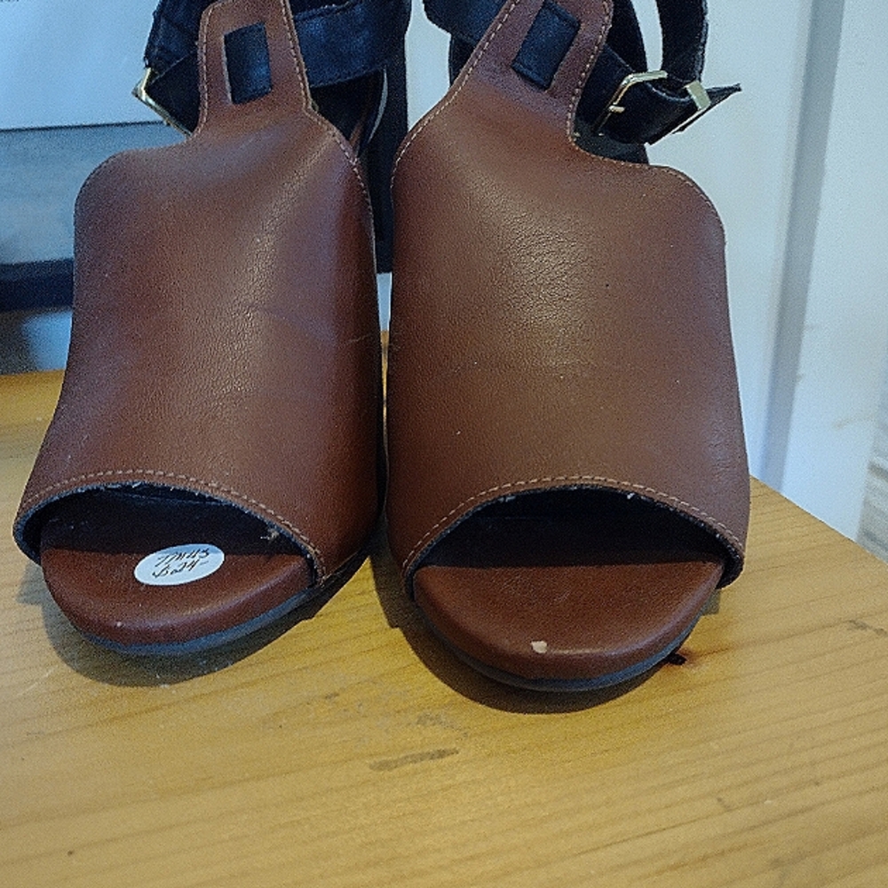 Sandles